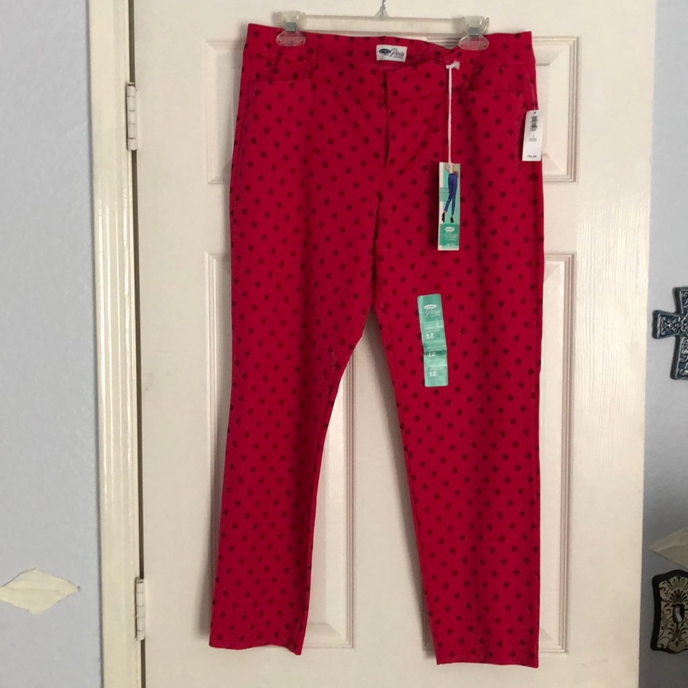 Old Navy Pixie Pants. NWT
